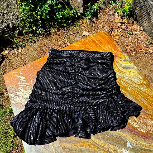 ZARA sparkly asymmetrical ruffle hem mini skirt - Picture 4 of 12